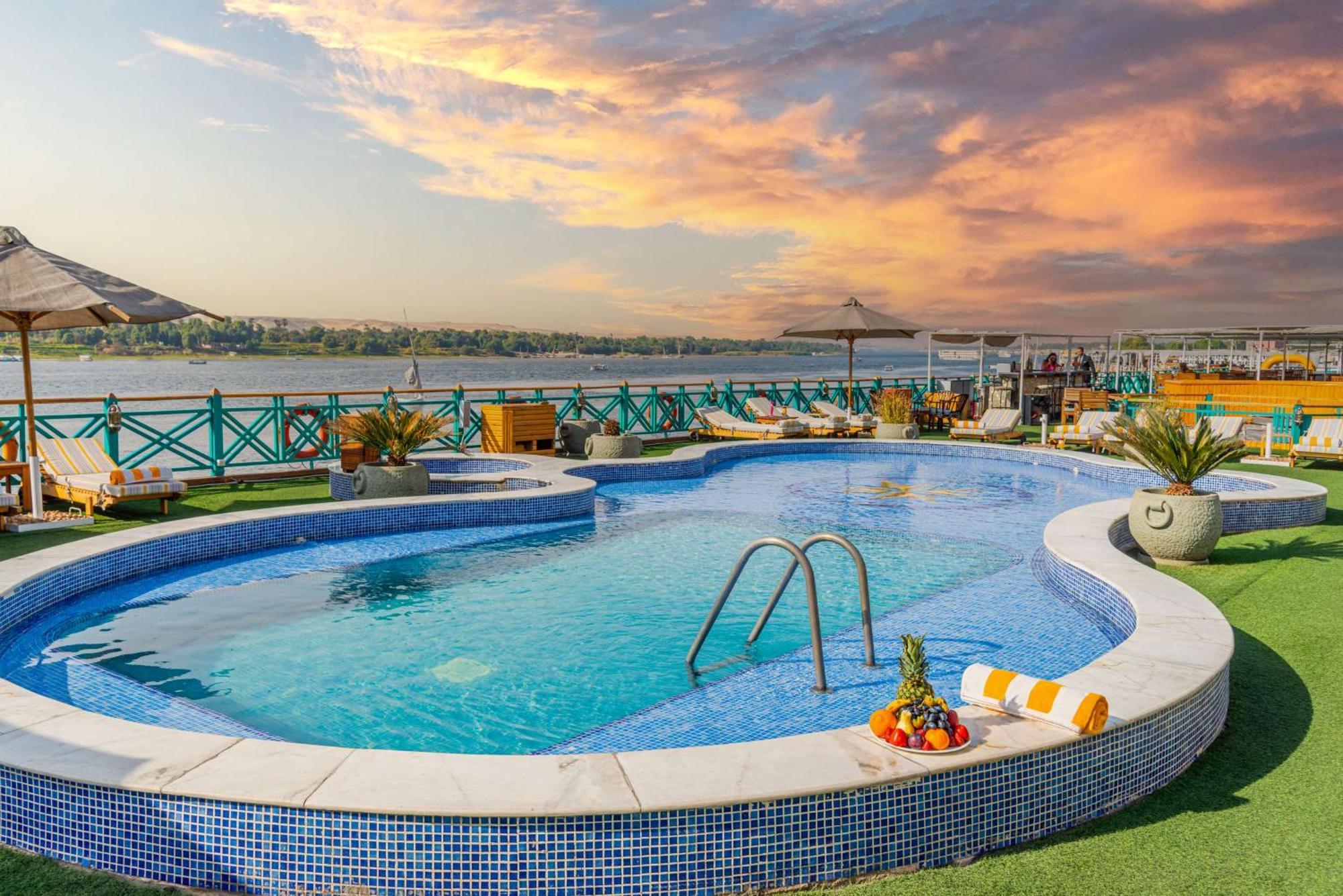Sonesta Moon Goddess Cruise - From Aswan To Luxor - 03 & 07 Nights Every Friday Hotell Exteriör bild