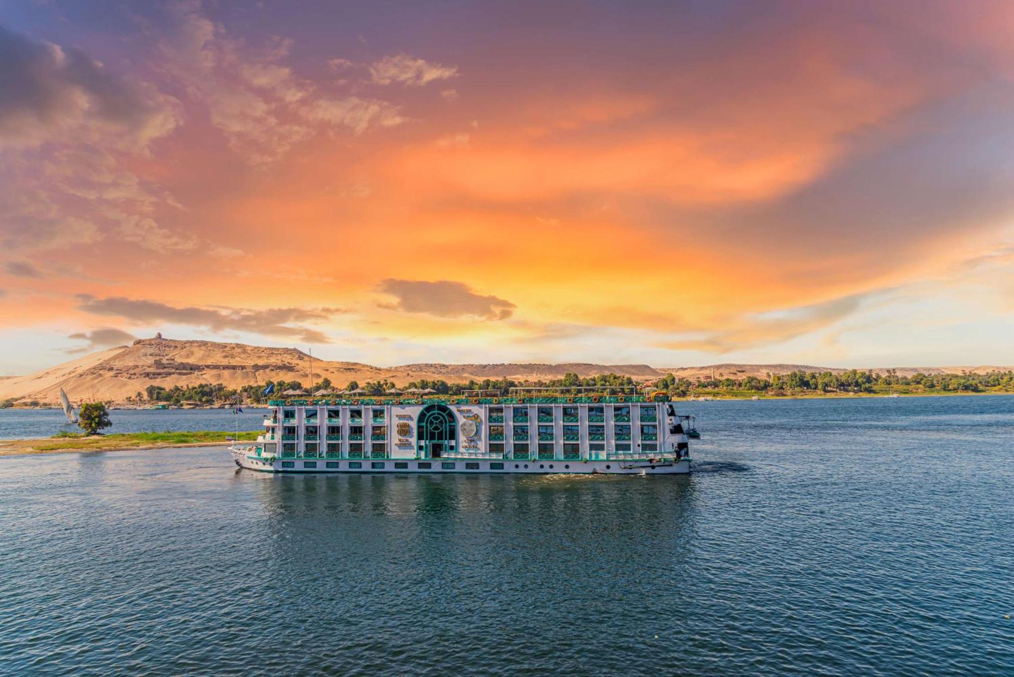 Sonesta Moon Goddess Cruise - From Aswan To Luxor - 03 & 07 Nights Every Friday Hotell Exteriör bild