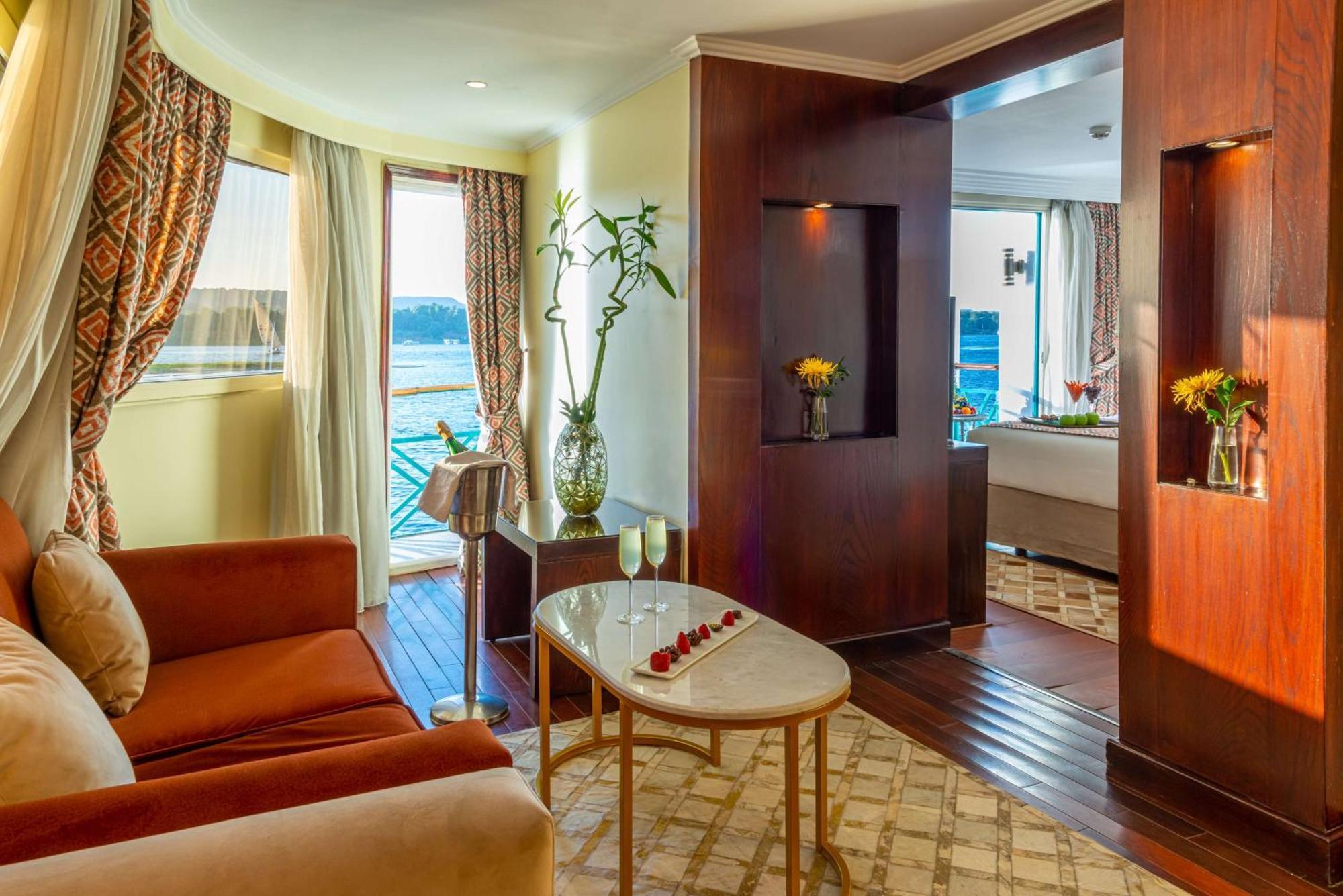 Sonesta Moon Goddess Cruise - From Aswan To Luxor - 03 & 07 Nights Every Friday Hotell Exteriör bild